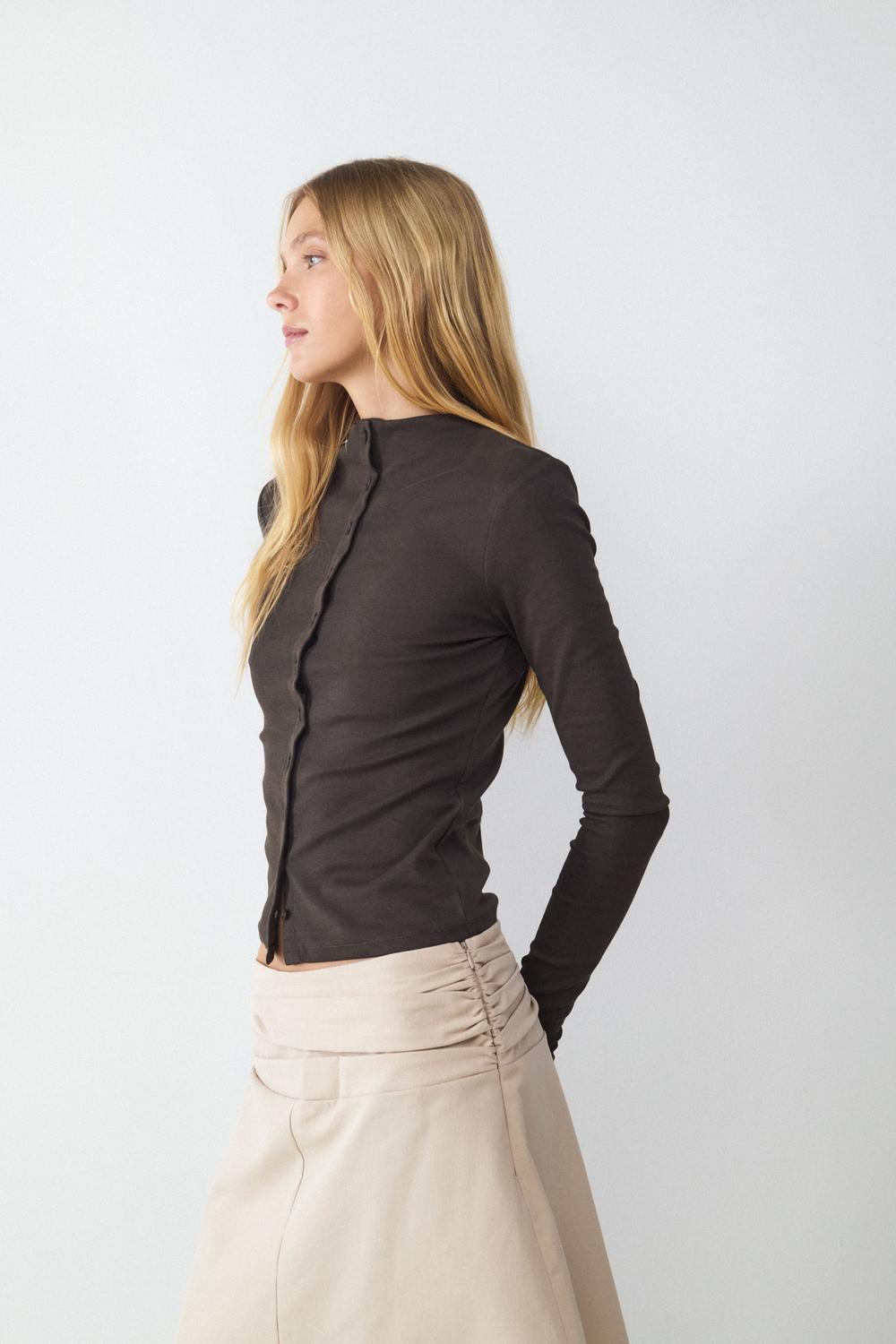 model_shot-detail
